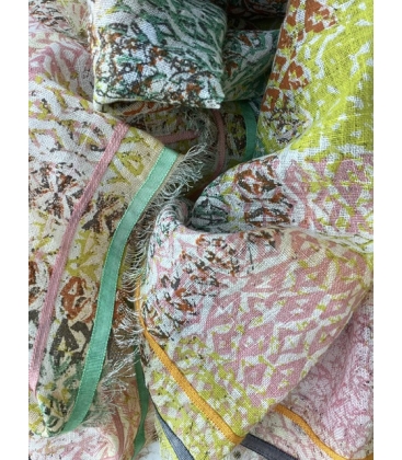 Foulard lin carre jaune et rose 